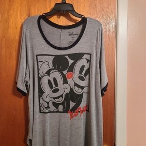 Torrid Gray Mickey and Minnie Short Sleeve Tee
